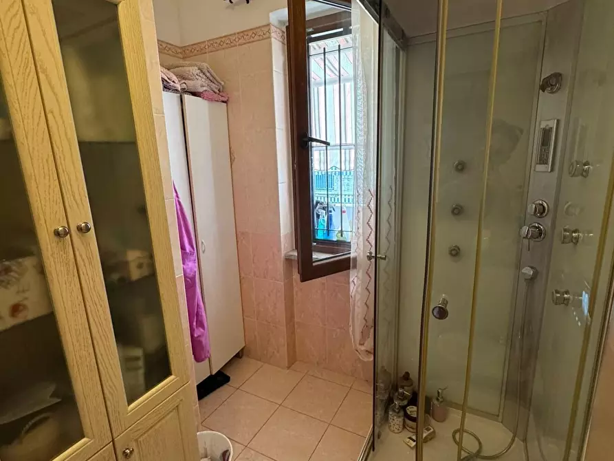 Immagine 19 di Villetta a schiera in vendita  a Carrara