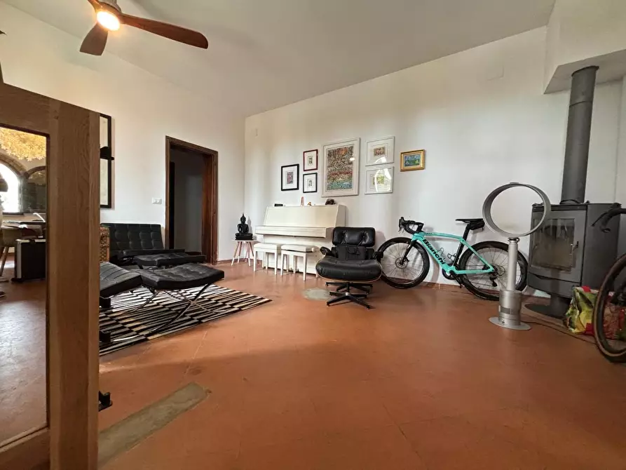 Immagine 20 di Casa colonica in vendita  a Chianni