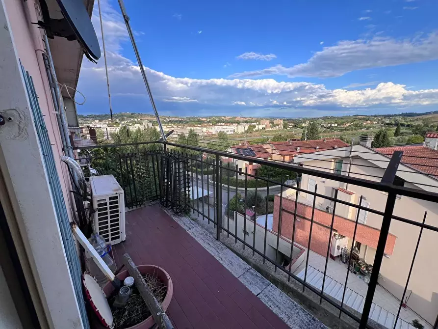 Immagine 17 di Appartamento in vendita  a Castelfiorentino