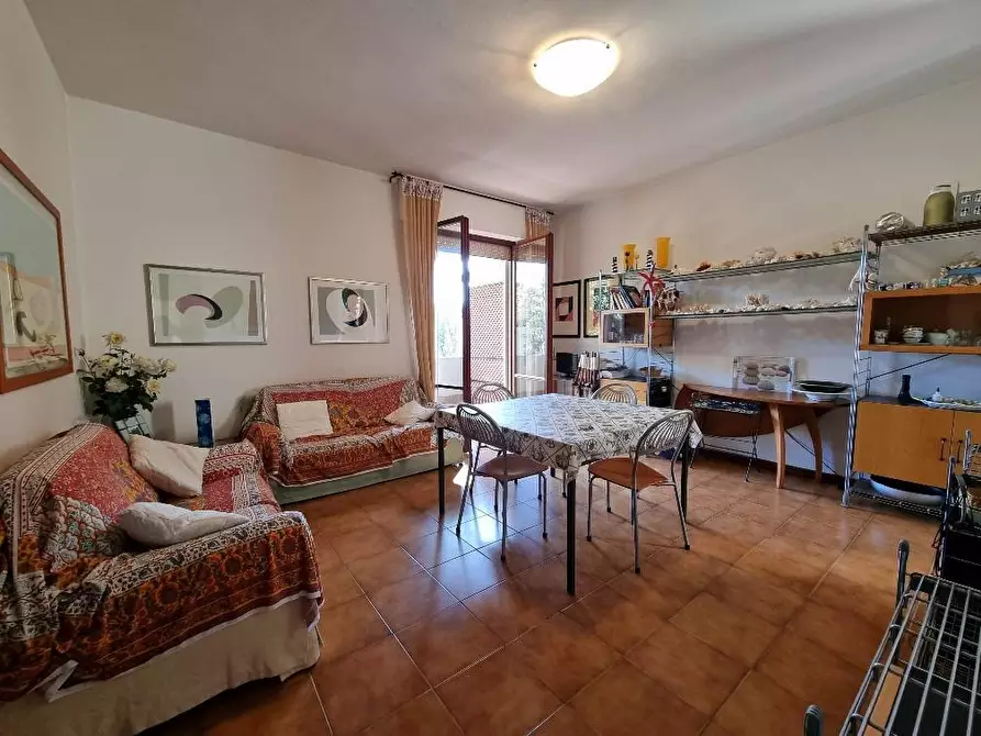 Immagine 19 di Appartamento in vendita  a Massa