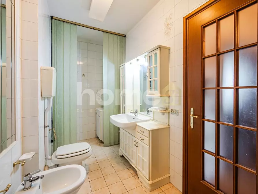 Immagine 15 di Appartamento in vendita  a Reggio Nell'emilia