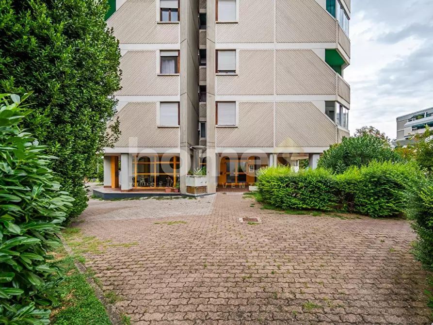 Immagine 26 di Appartamento in vendita  a Reggio Nell'emilia