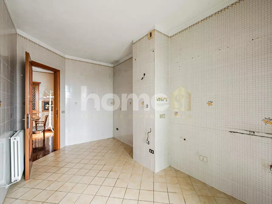 Immagine 11 di Appartamento in vendita  a Reggio Nell'emilia