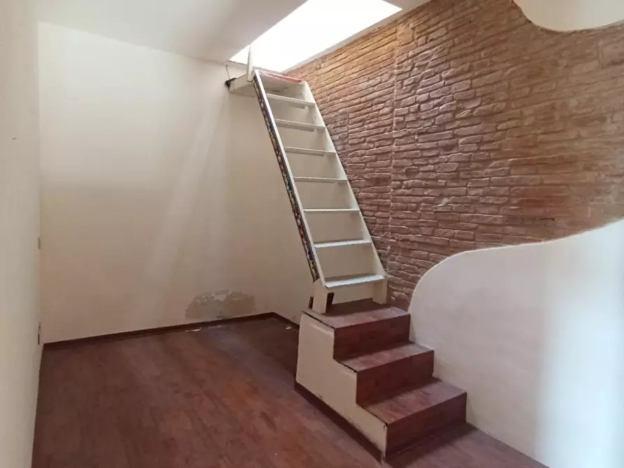 Immagine 2 di Appartamento in affitto  a Cascina