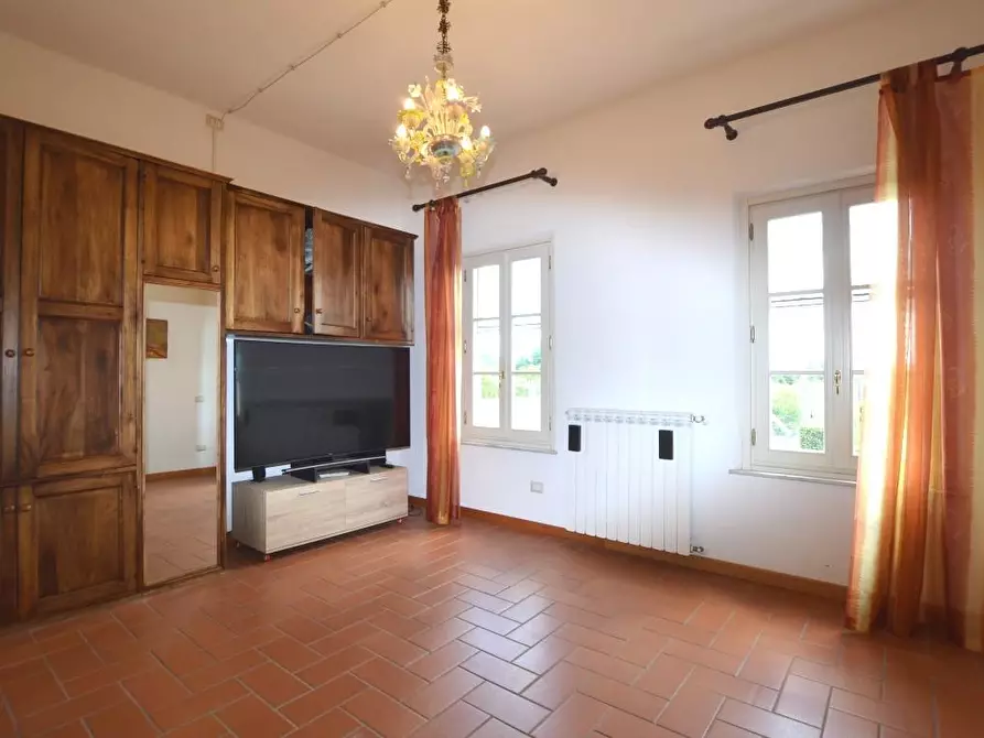 Immagine 17 di Villa in vendita  a Porcari