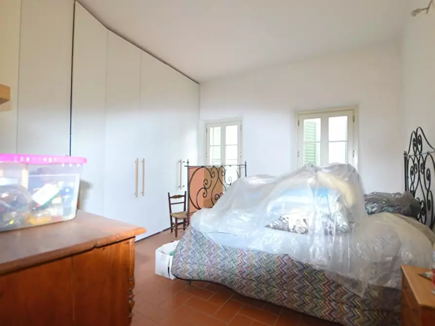 Immagine 18 di Villa in vendita  a Porcari