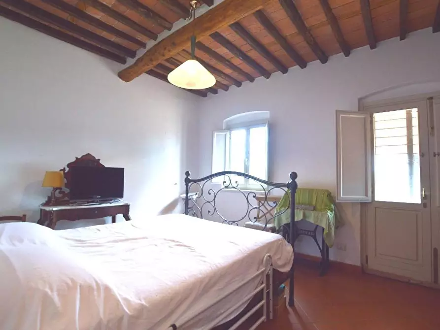 Immagine 10 di Villa in vendita  a Porcari