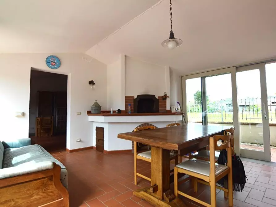 Immagine 33 di Villa in vendita  a Porcari