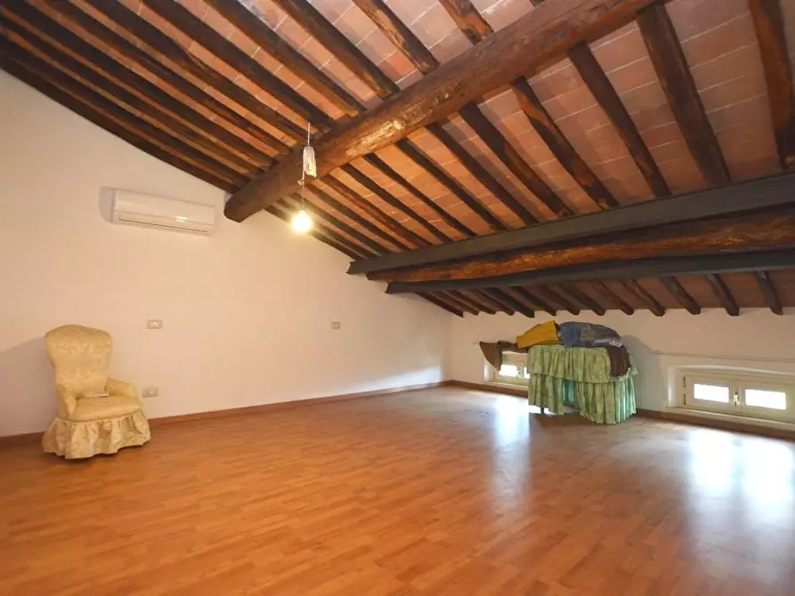 Immagine 31 di Villa in vendita  a Porcari