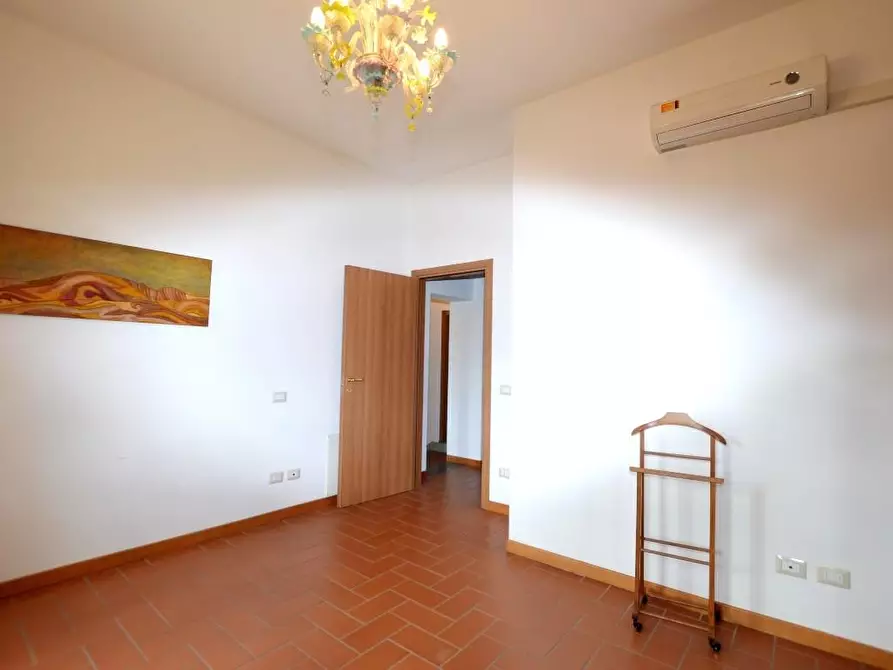 Immagine 16 di Villa in vendita  a Porcari