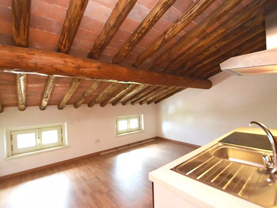 Immagine 27 di Villa in vendita  a Porcari