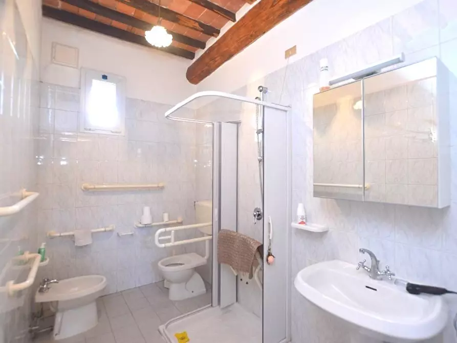 Immagine 11 di Villa in vendita  a Porcari