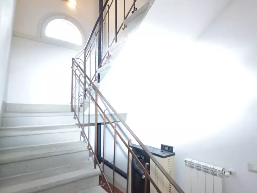 Immagine 13 di Villa in vendita  a Porcari