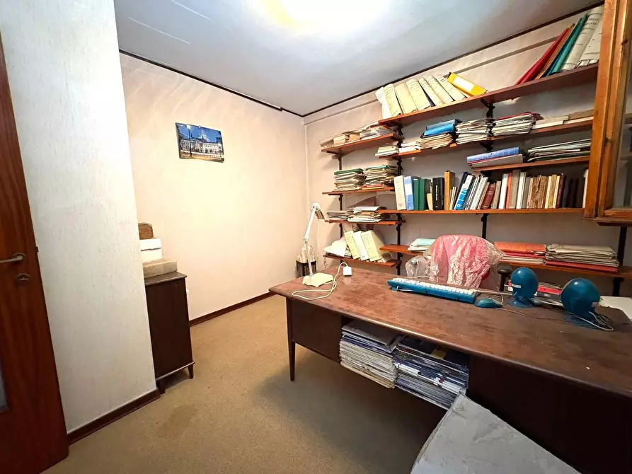 Immagine 19 di Appartamento in vendita  a Massa