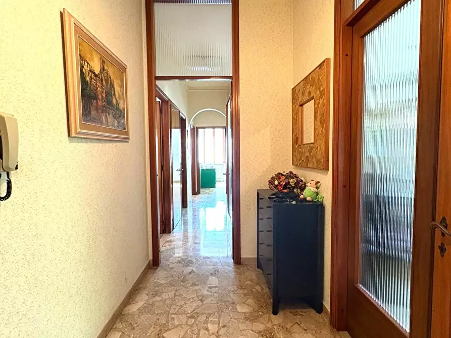 Immagine 10 di Appartamento in vendita  a Massa