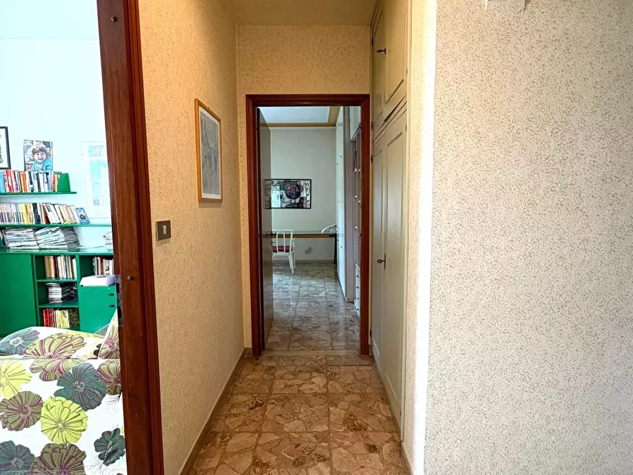 Immagine 17 di Appartamento in vendita  a Massa