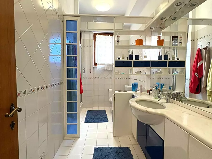 Immagine 14 di Appartamento in vendita  a Massa