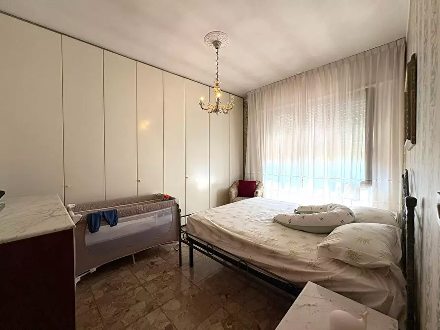 Immagine 11 di Appartamento in vendita  a Massa