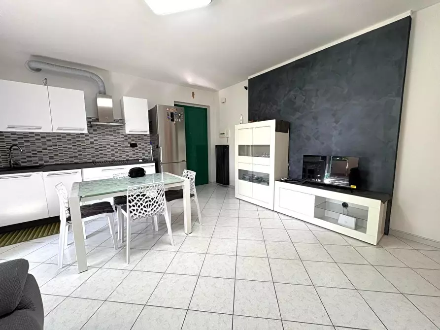 Immagine 4 di Appartamento in vendita  a Massa