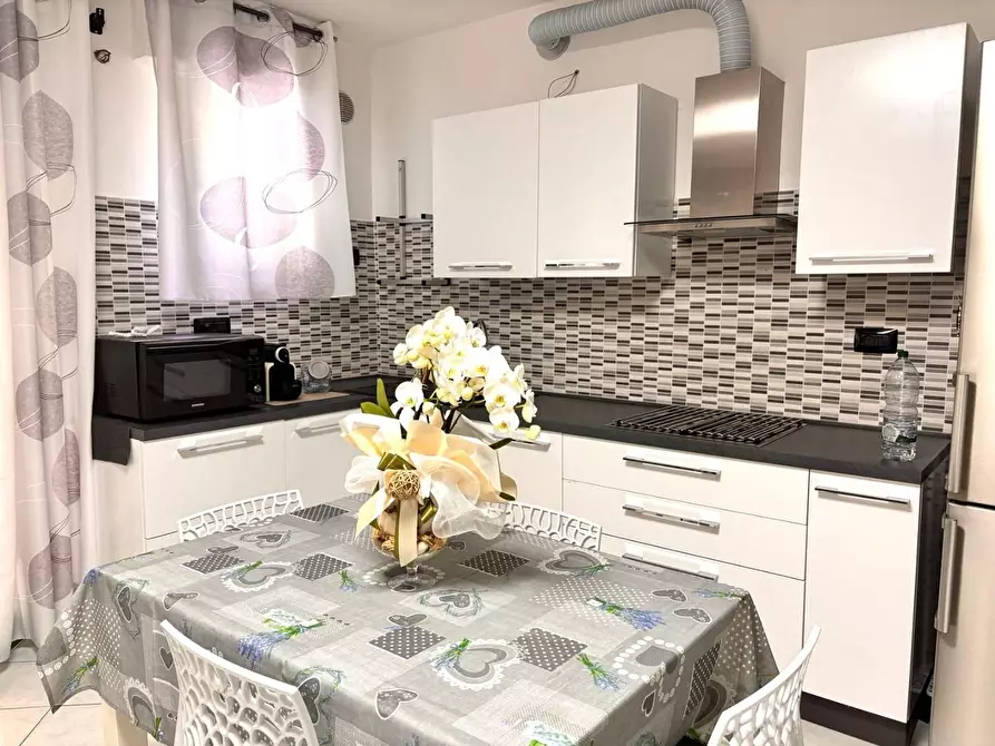 Immagine 6 di Appartamento in vendita  a Massa