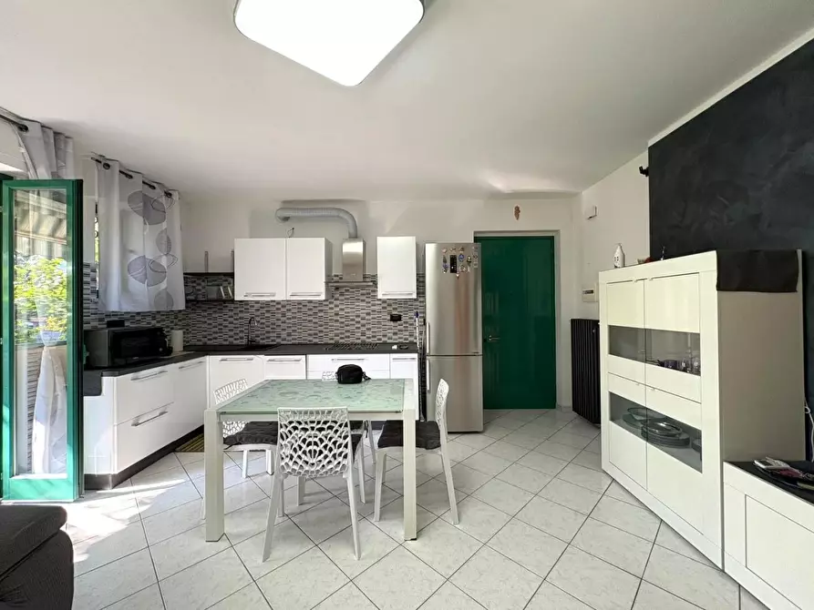 Immagine 5 di Appartamento in vendita  a Massa