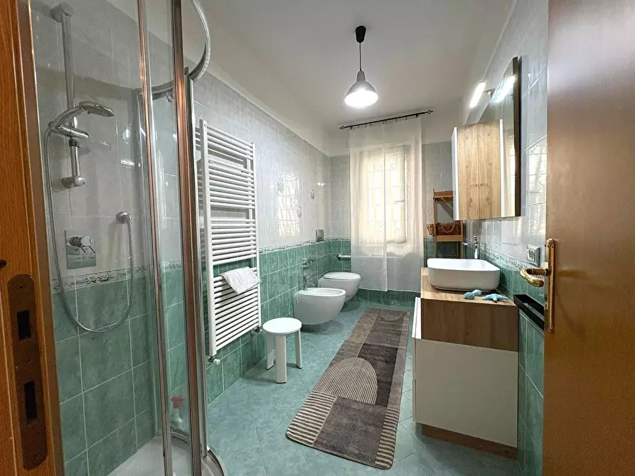 Immagine 11 di Appartamento in vendita  a Massa