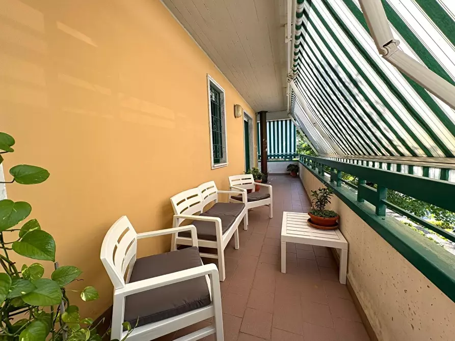 Immagine 2 di Appartamento in vendita  a Massa