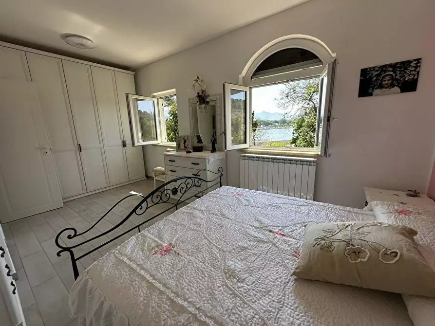 Immagine 29 di Villa in vendita  a Ameglia