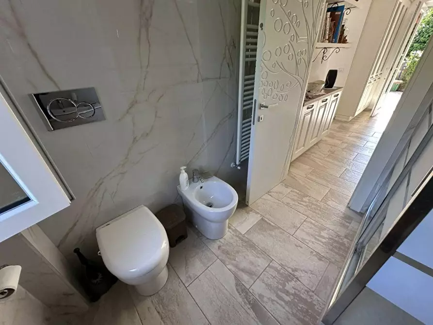 Immagine 21 di Villa in vendita  a Ameglia