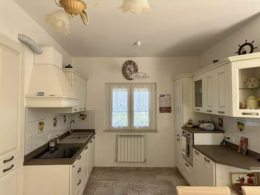 Immagine 13 di Villa in vendita  a Ameglia