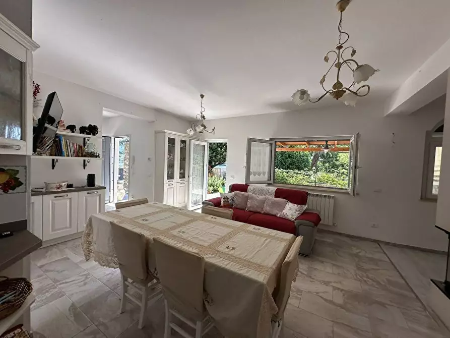 Immagine 16 di Villa in vendita  a Ameglia