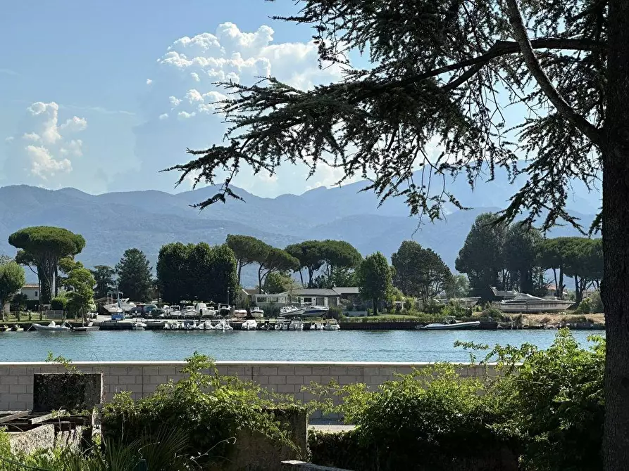 Immagine 32 di Villa in vendita  a Ameglia