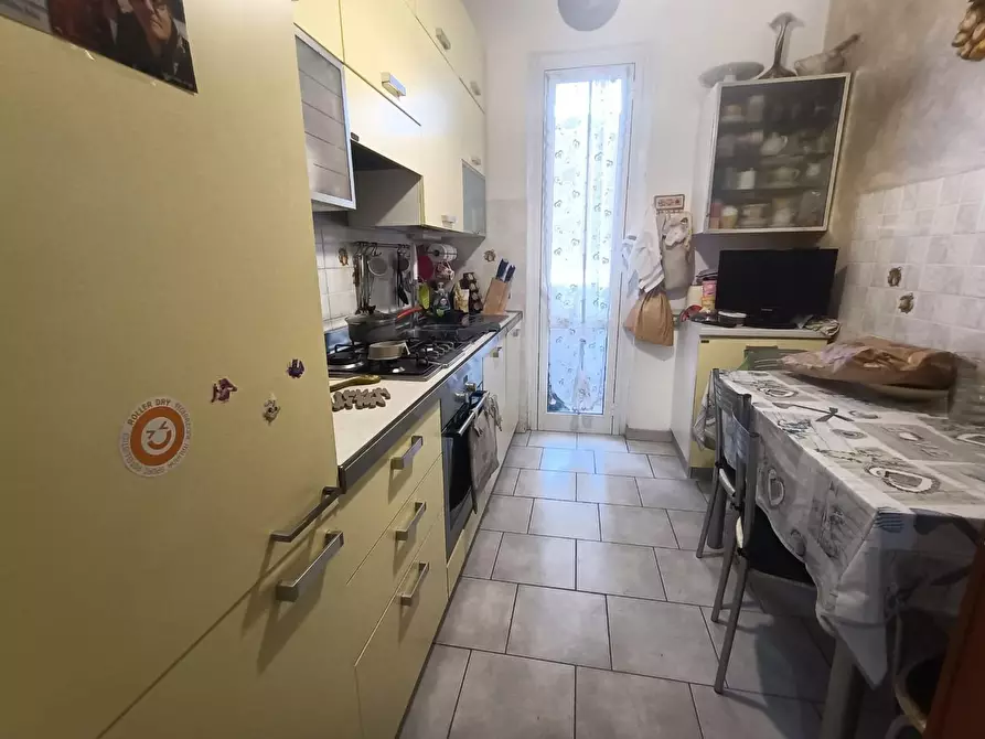 Immagine 3 di Appartamento in vendita  a Carrara