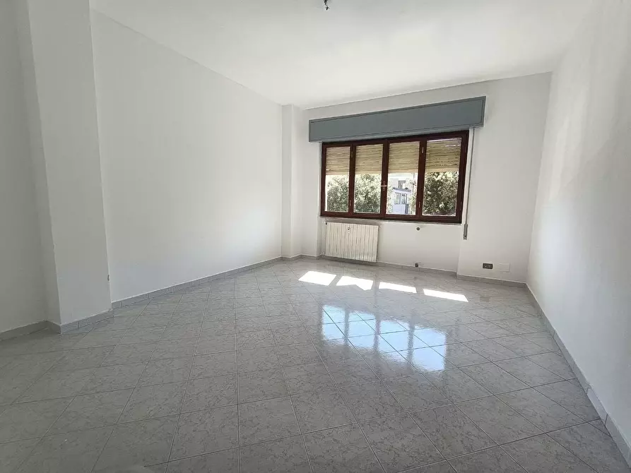 Immagine 2 di Appartamento in vendita  a Carrara