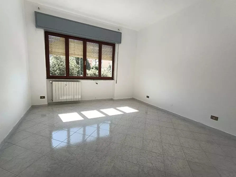 Immagine 10 di Appartamento in vendita  a Carrara