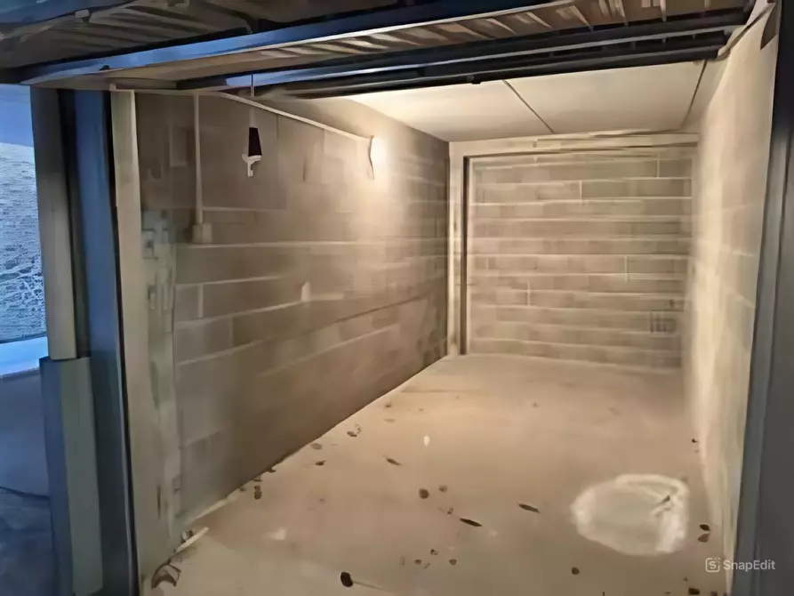Immagine 2 di Garage in vendita  a Sesto San Giovanni
