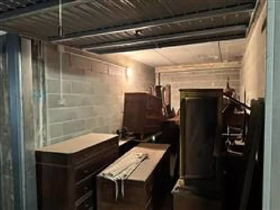 Immagine 2 di Garage in vendita  a Sesto San Giovanni