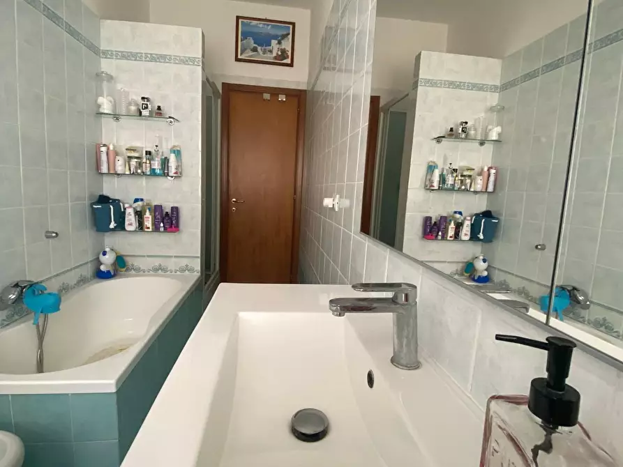 Immagine 24 di Appartamento in vendita  a Livorno