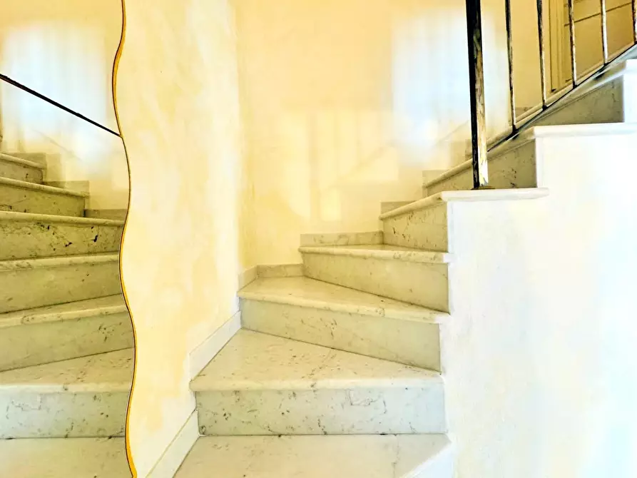 Immagine 21 di Villetta a schiera in vendita  a Seravezza