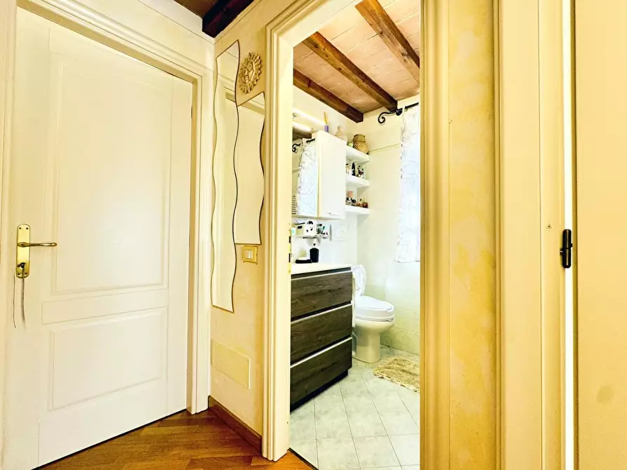 Immagine 28 di Villetta a schiera in vendita  a Seravezza