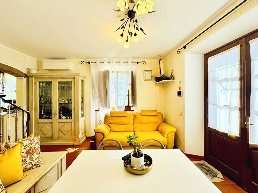 Immagine 2 di Villetta a schiera in vendita  a Seravezza