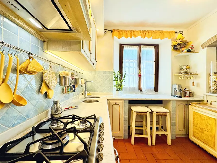 Immagine 11 di Villetta a schiera in vendita  a Seravezza