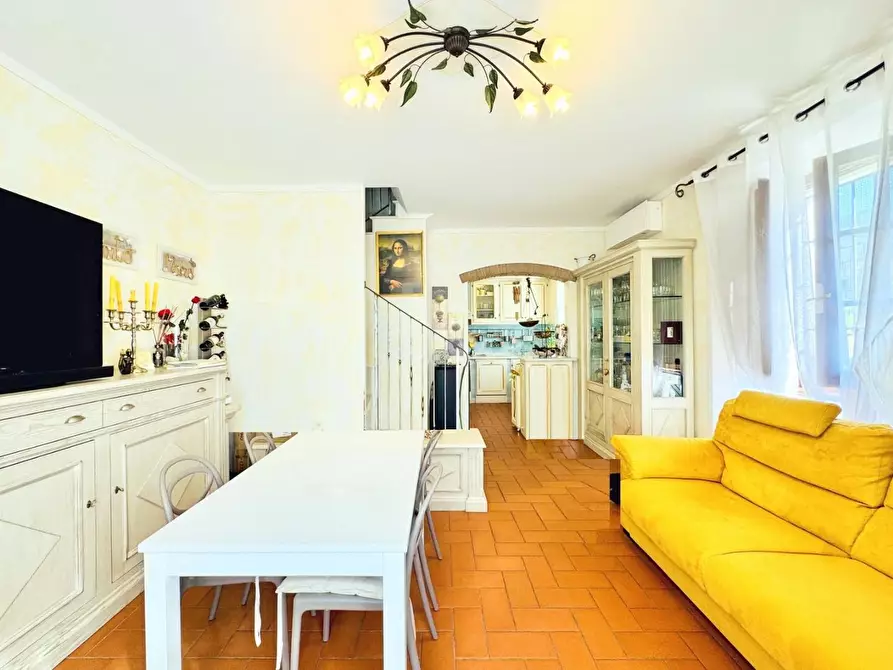 Immagine 1 di Villetta a schiera in vendita  a Seravezza