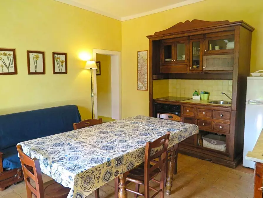 Immagine 11 di Casa colonica in vendita  a Filattiera