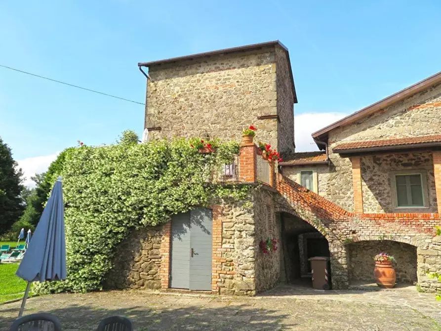 Immagine 24 di Casa colonica in vendita  a Filattiera