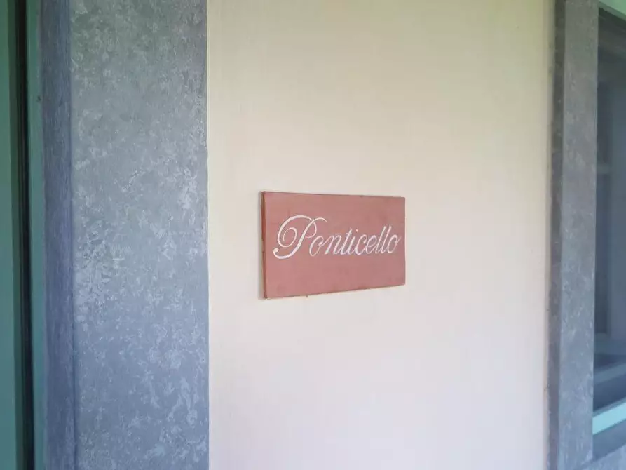 Immagine 41 di Casa colonica in vendita  a Filattiera