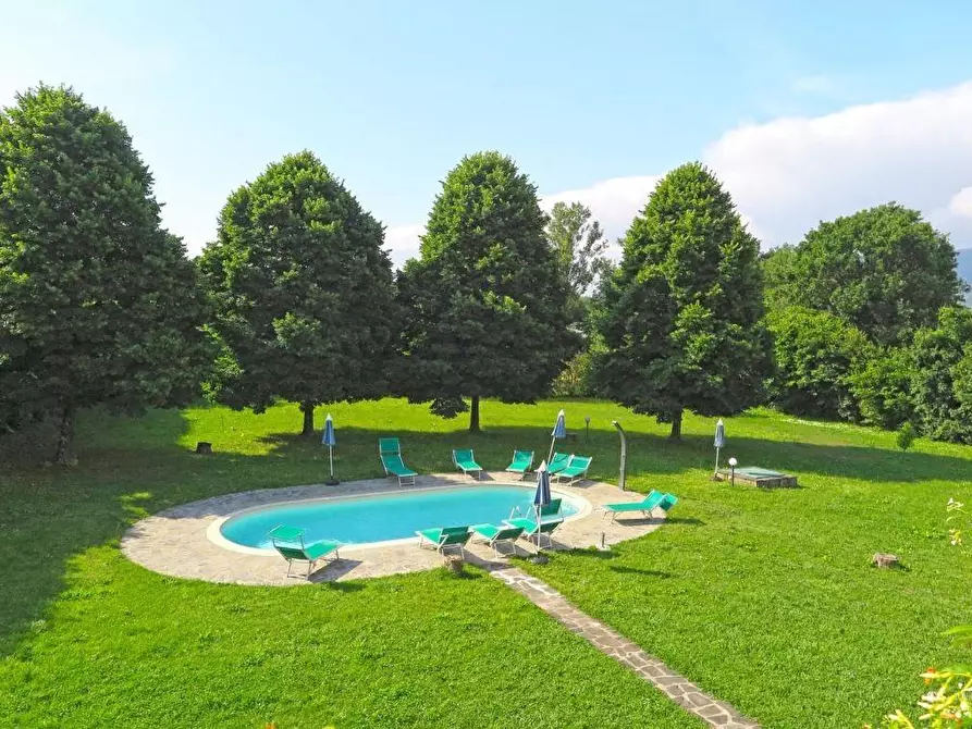 Immagine 26 di Casa colonica in vendita  a Filattiera