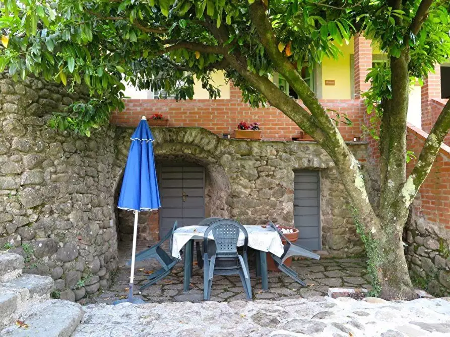 Immagine 37 di Casa colonica in vendita  a Filattiera