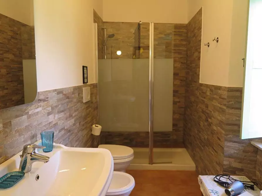 Immagine 53 di Casa colonica in vendita  a Filattiera