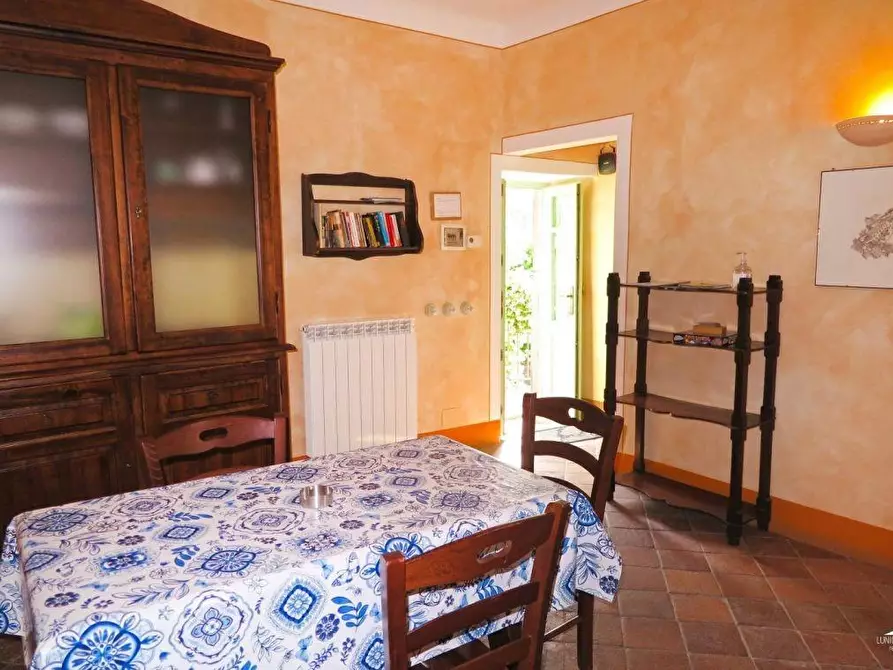 Immagine 30 di Casa colonica in vendita  a Filattiera